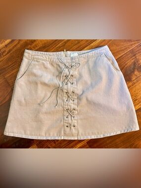 Sadie & Sage Light Gray Lace-Up Mini Skirt